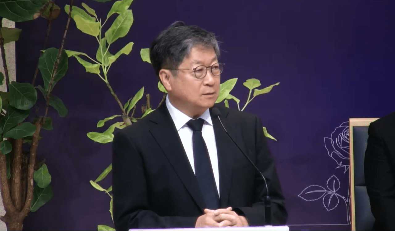 유가족을 대표해 인사하는 곽주환 목사